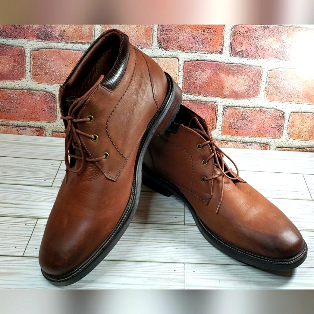 J & M Brown Sheepskin chukka boots, men's size 10 (B3)